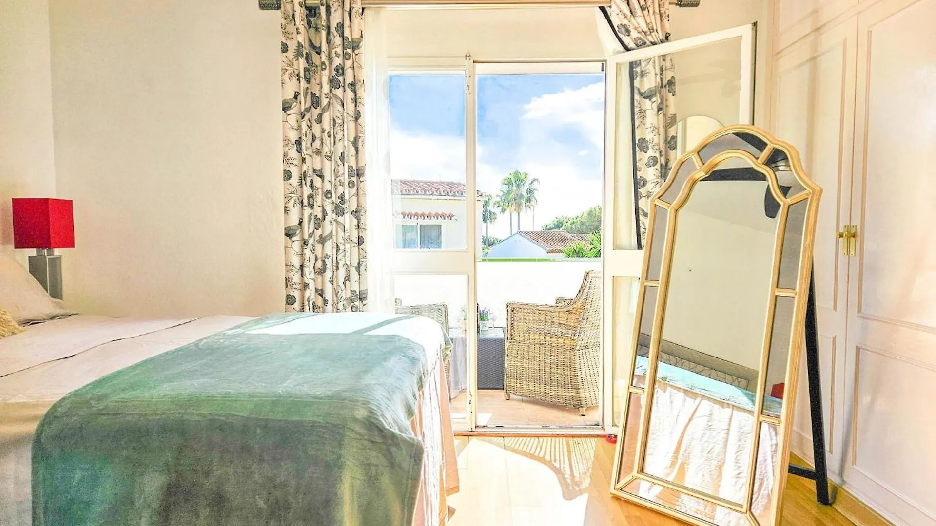 Dom wakacyjny Two Bed House In Calahonda Just 1Km To The Beach MIJAS COSTA