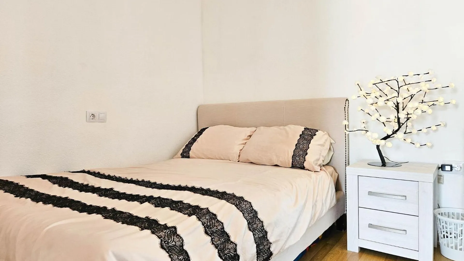 Two Bed House In Calahonda Just 1Km To The Beach MIJAS COSTA Dom wakacyjny