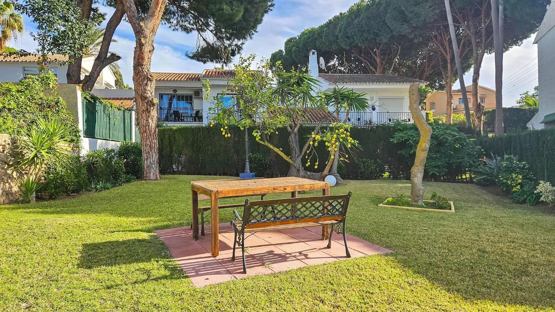 Dom wakacyjny Two Bed House In Calahonda Just 1Km To The Beach MIJAS COSTA