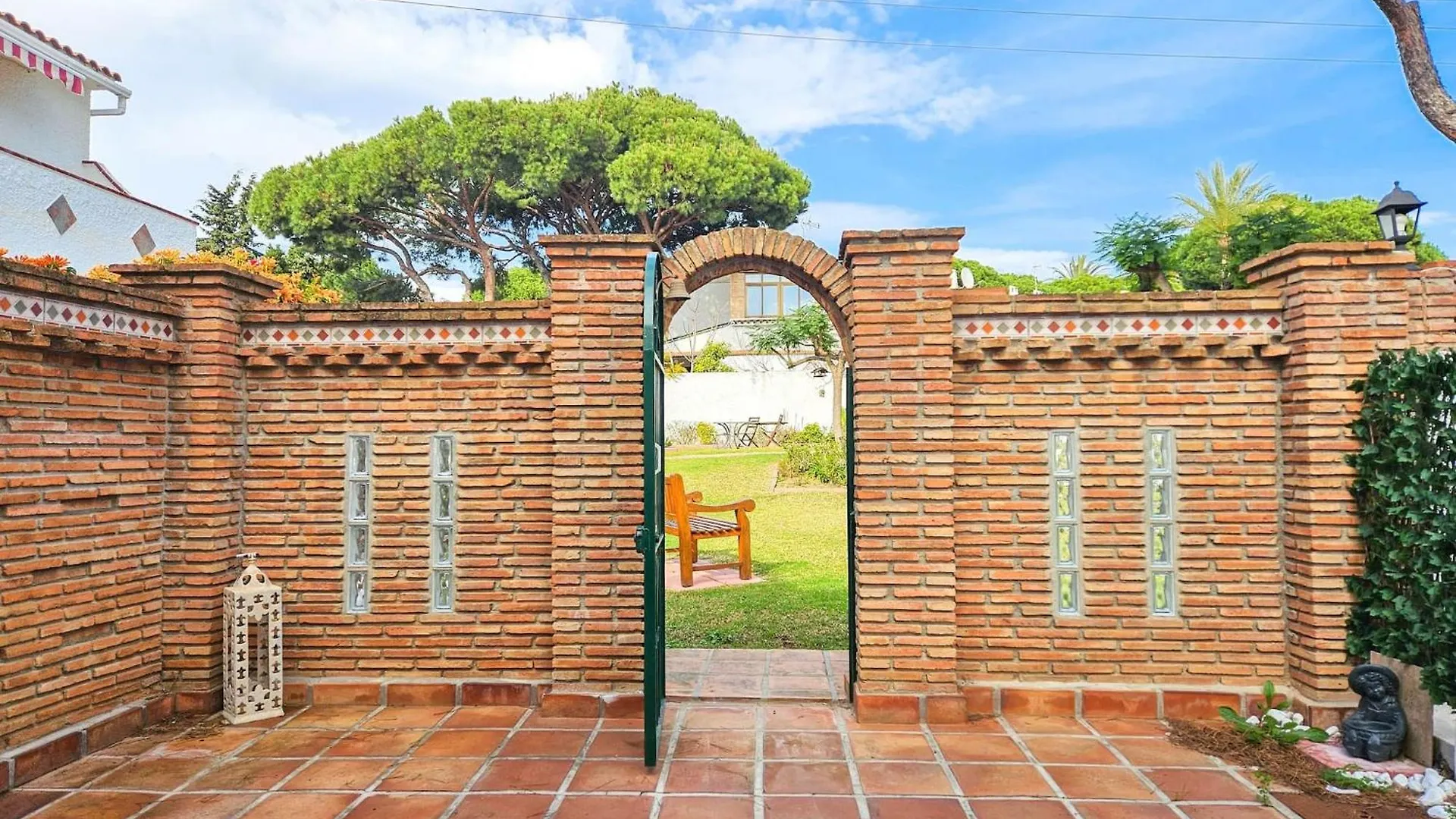Two Bed House In Calahonda Just 1Km To The Beach MIJAS COSTA Hiszpania