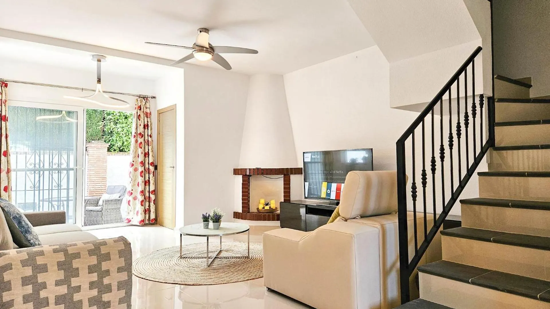Dom wakacyjny Two Bed House In Calahonda Just 1Km To The Beach MIJAS COSTA
